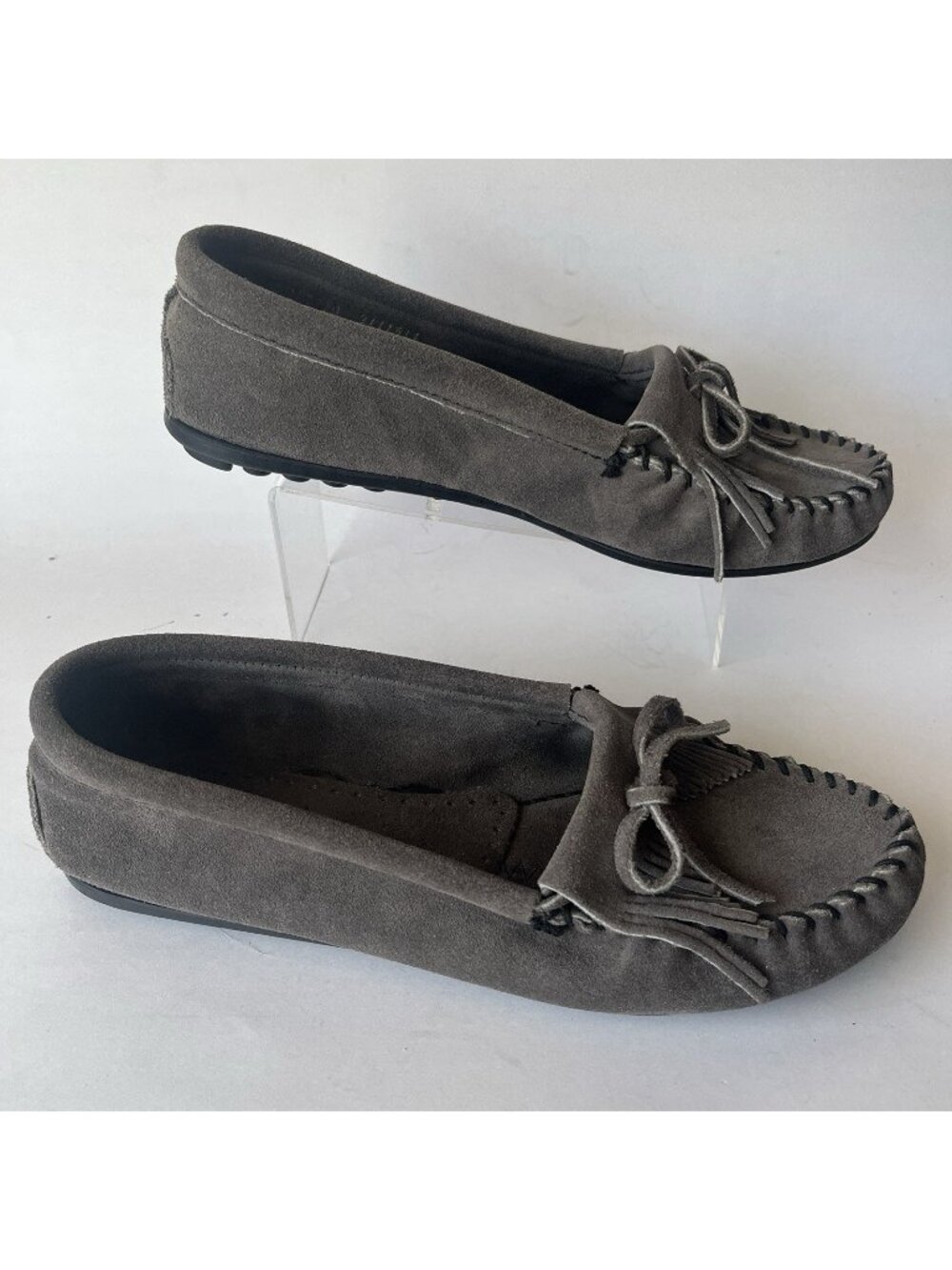 Womens 10 Minnetonka Moccasins Kilty Hardsole Gray Suede Slip-On Shoes